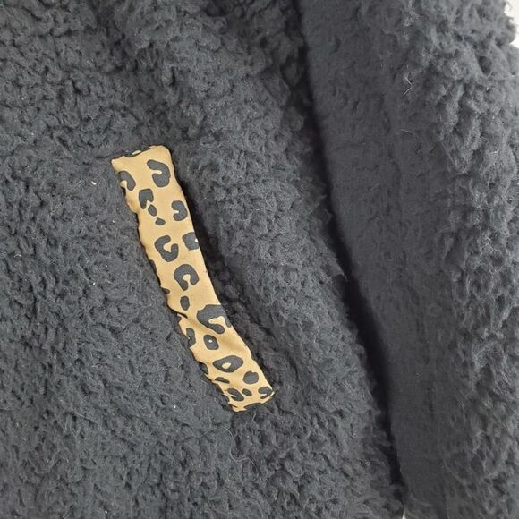 Thread Supply Wubby Fleece Pullover Sherpa Sweater Leopard Pockets Animal Print - Picture 6 of 12